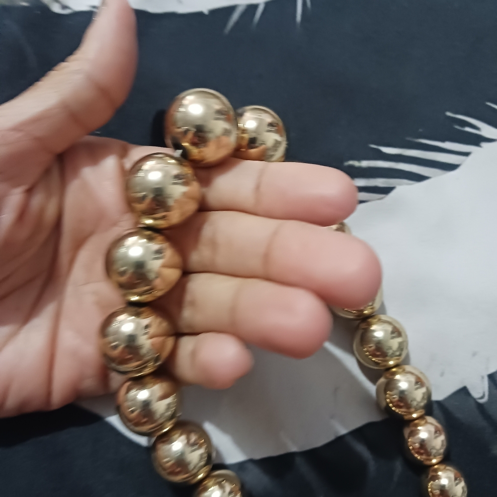 Women Gold Fashion Balls Necklace - Picture 5 of 5